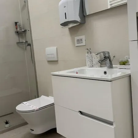 Apartment Season Coresi Mall *