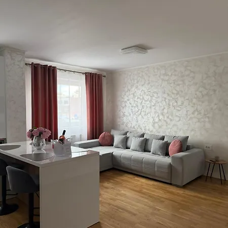 Season Coresi Mall Apartment Brasov