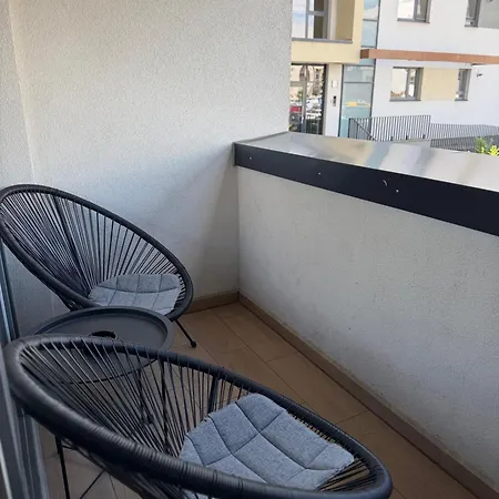 Apartment Season Coresi Mall *