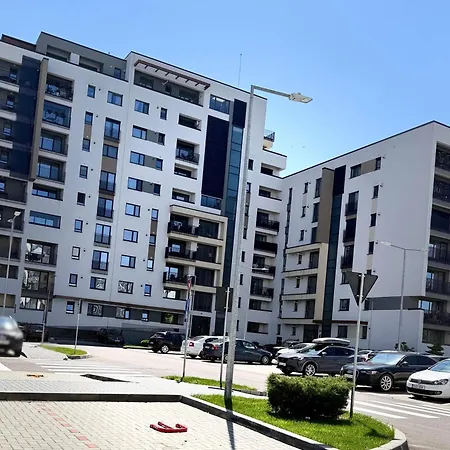 Apartment Season Coresi Mall *